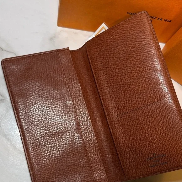 Authentic Louis Vuitton Brown Monogram Long Bifold Wallet with COA, Box & Bag - Picture 4 of 17